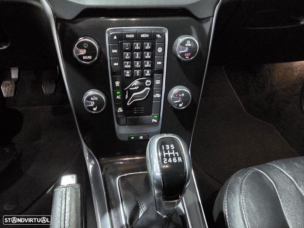 Volvo V40 2.0 D2 Momentum - 15