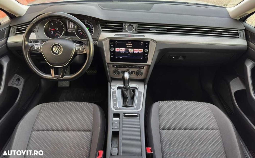 Volkswagen Passat - 19