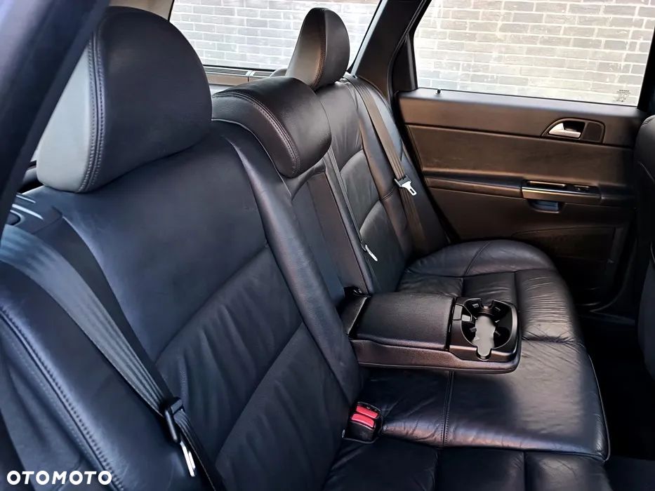 Volvo V50 D2 R-Design - 22