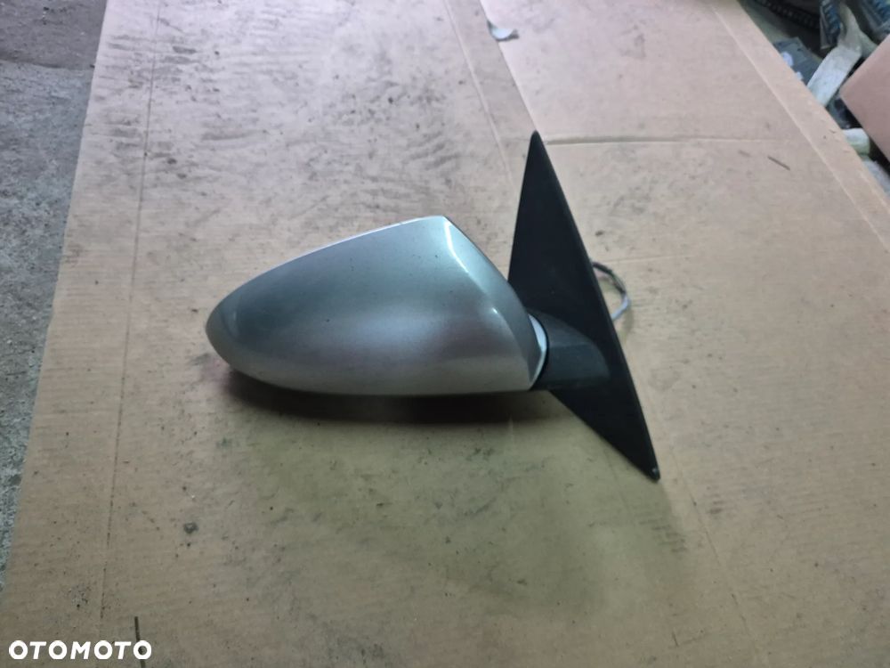 LUSTERKO  PRAWE OPEL ASTRA J 5PIN - 2