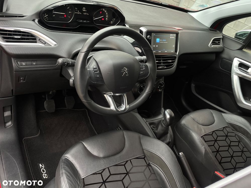 Peugeot 208 1.2 PureTech Allure - 11