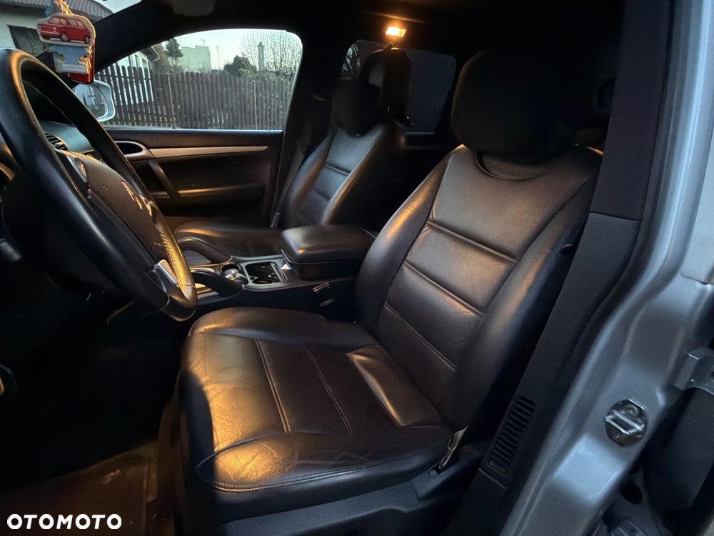 Porsche Cayenne Tiptronic S - 23