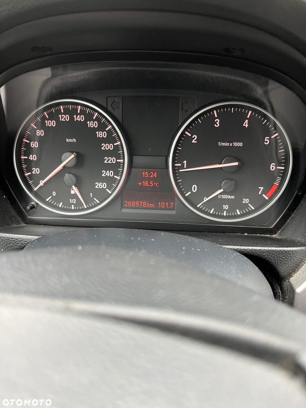BMW Seria 3 318i - 11