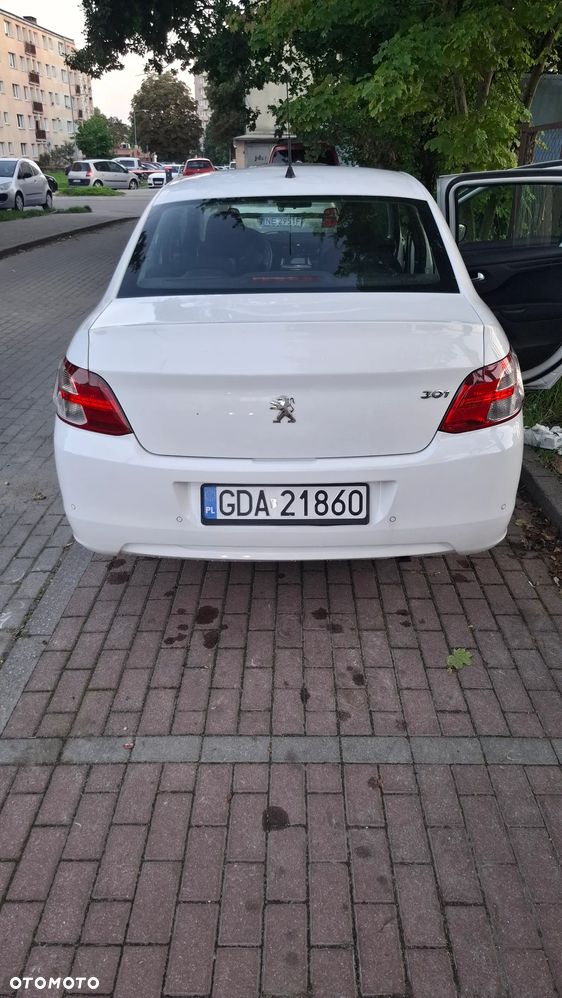 Peugeot 301 1.2 Pure Tech Active - 8