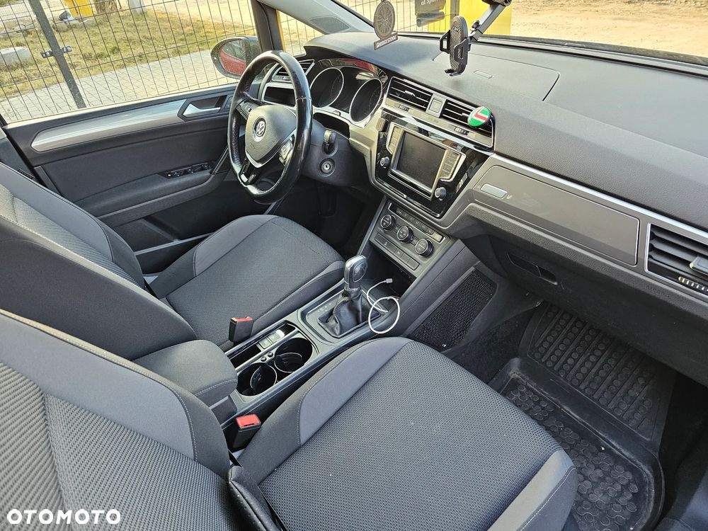 Volkswagen Touran - 8