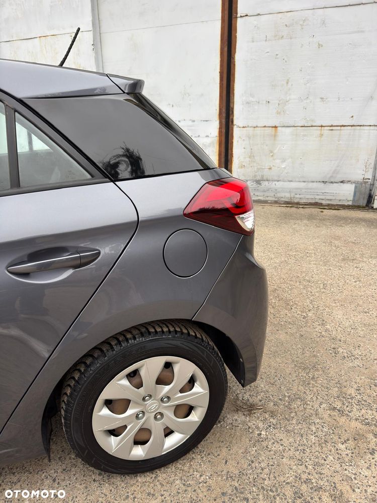Hyundai i20 1.1 CRDi - 18