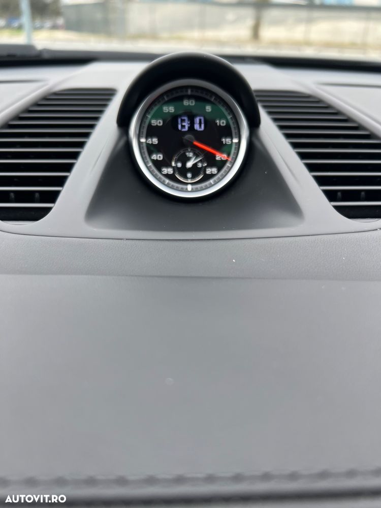 Porsche 911 Carrera 4S PDK - 23
