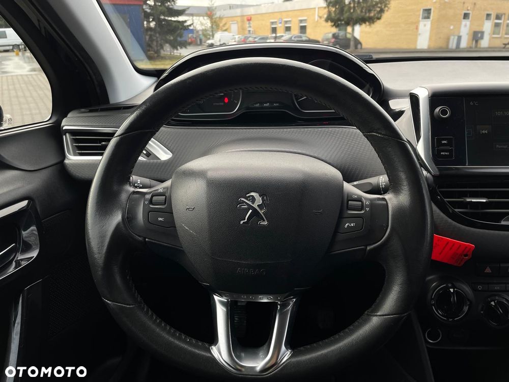 Peugeot 208 82 PureTech Style - 18
