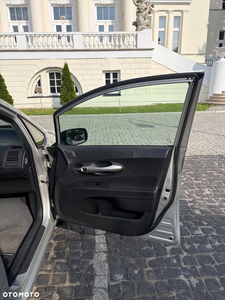 Toyota Auris 1.6 Luna - 16