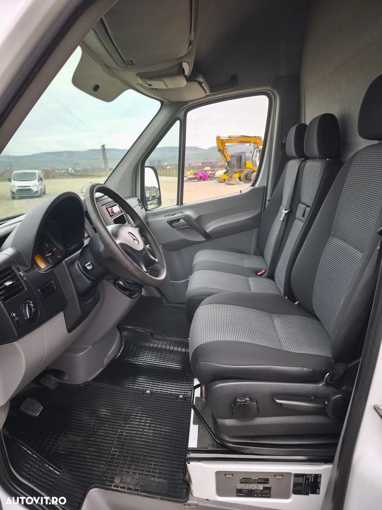 Mercedes-Benz Sprinter - 20