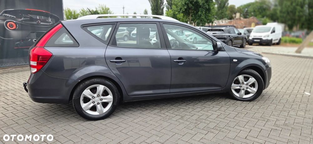 Kia Ceed 1.4 CVVT Dream-Team Edition - 17