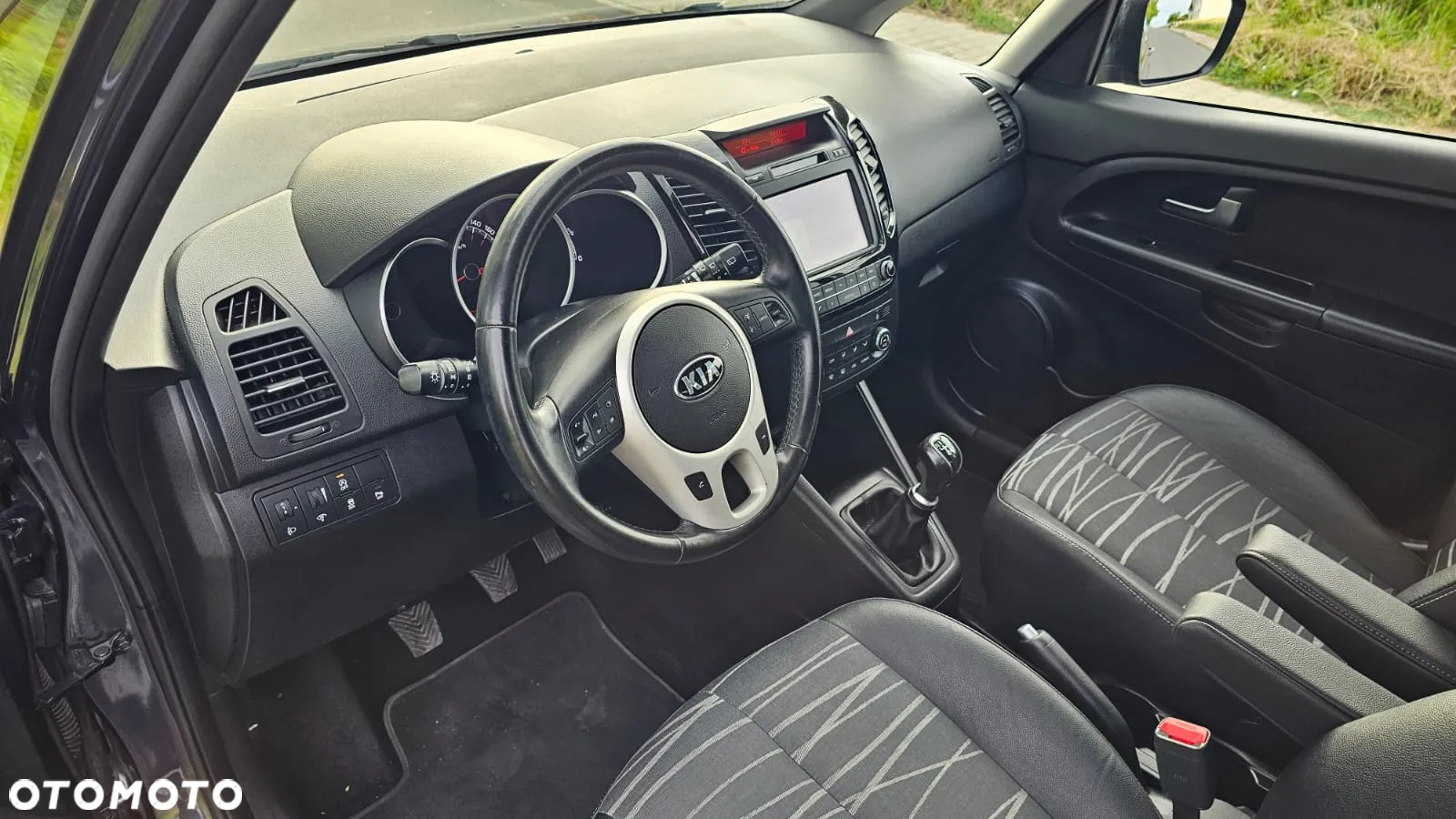 Kia Venga - 12