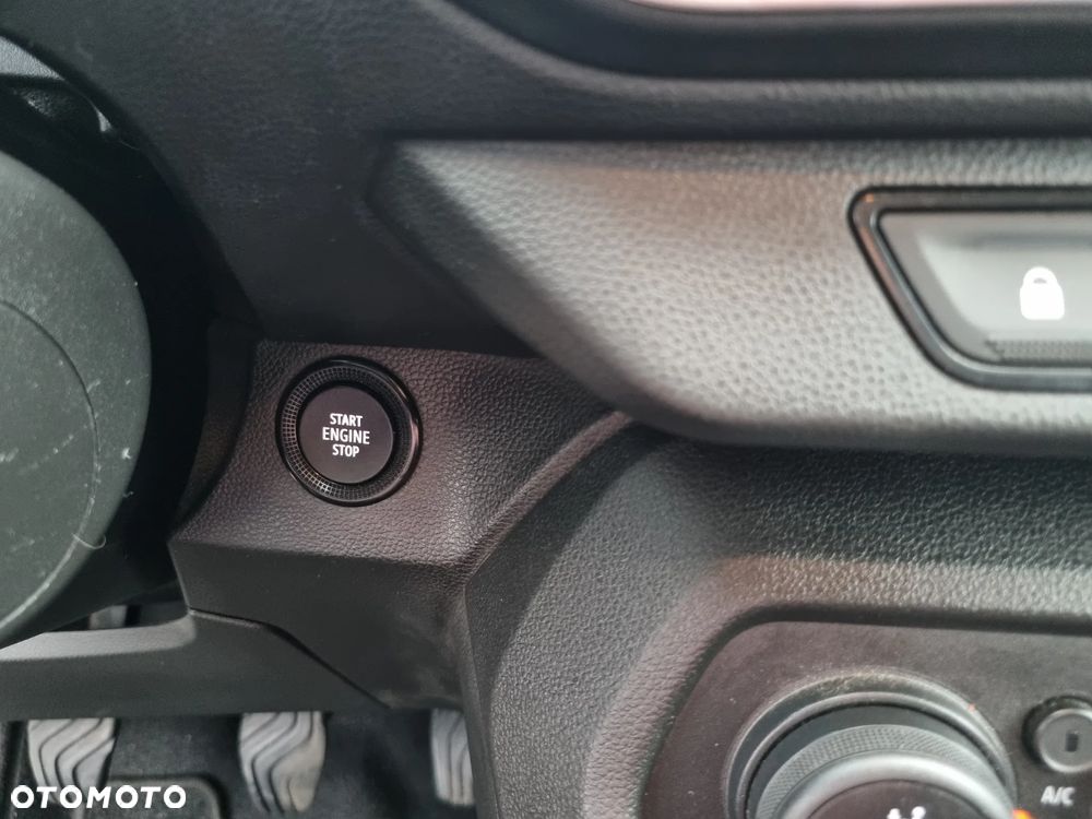 Dacia Sandero TCe 90 Essential - 28