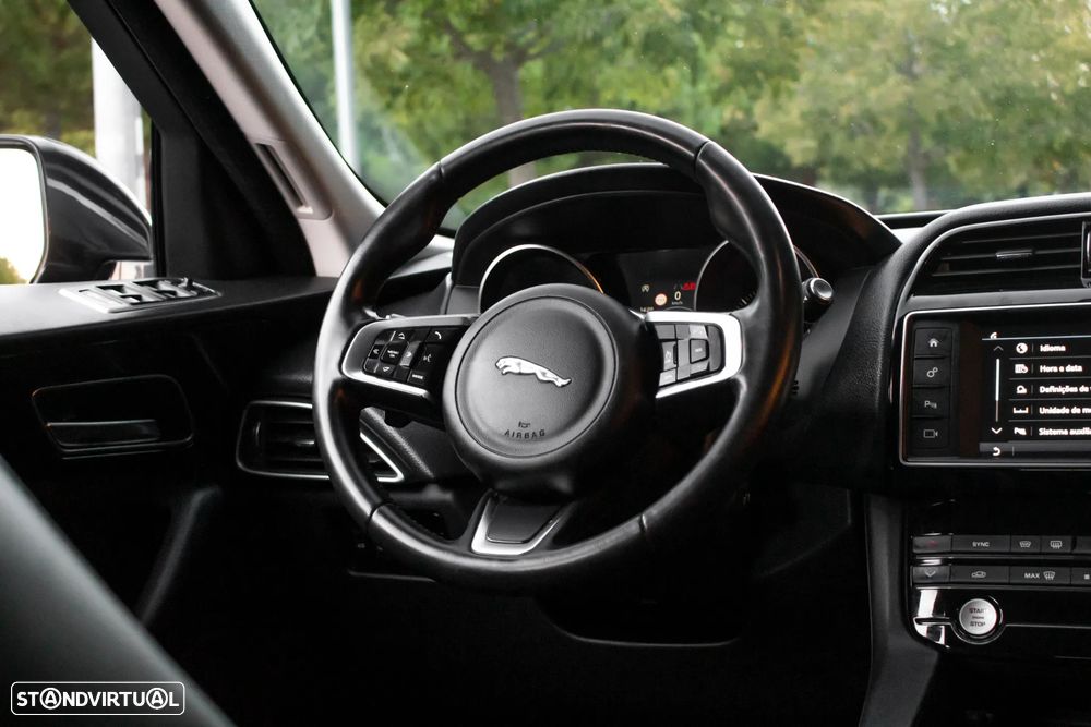 Jaguar F-Pace 20d Aut. Prestige - 34