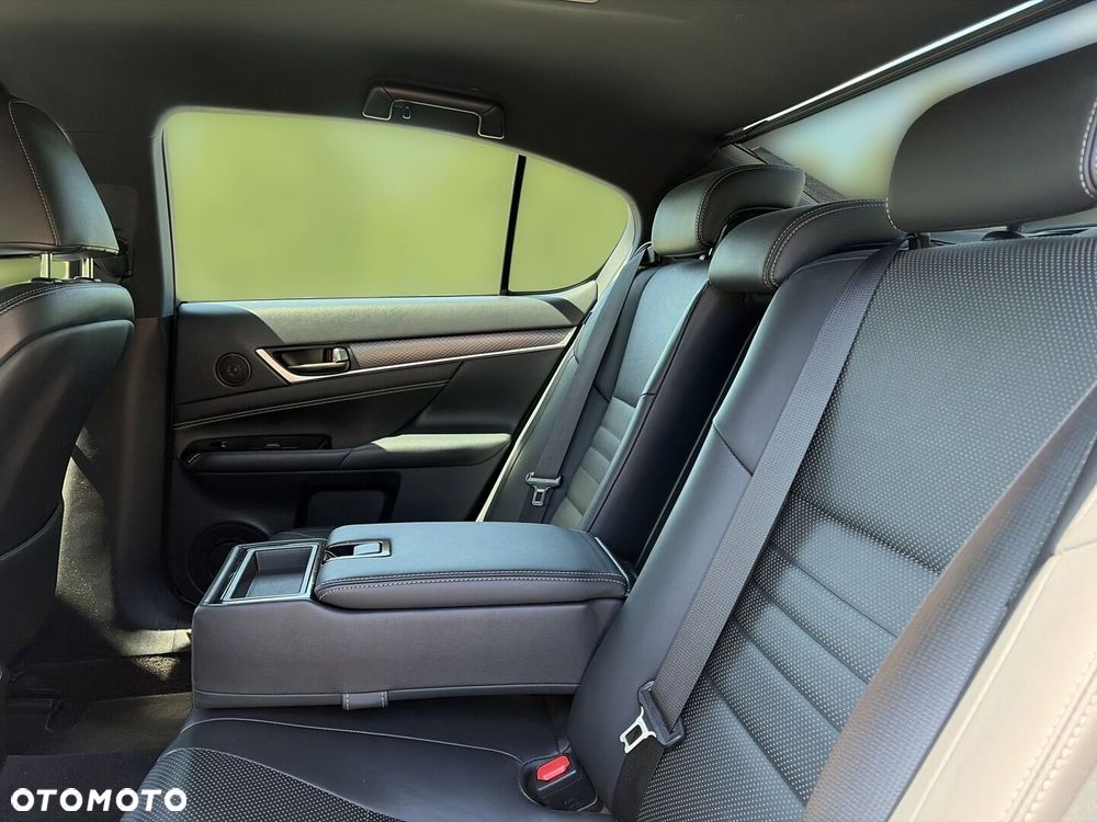 Lexus GS - 15
