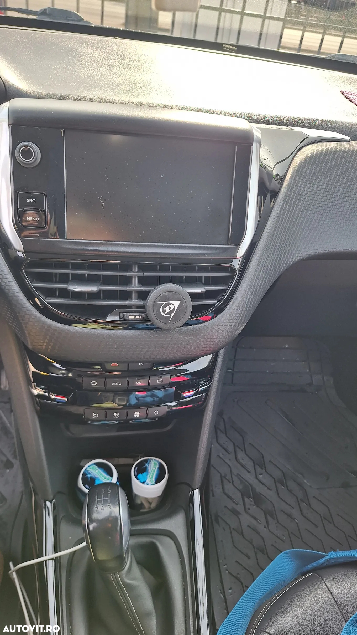 Peugeot 2008 1.2 L PureTech Turbo S&S Allure - 12
