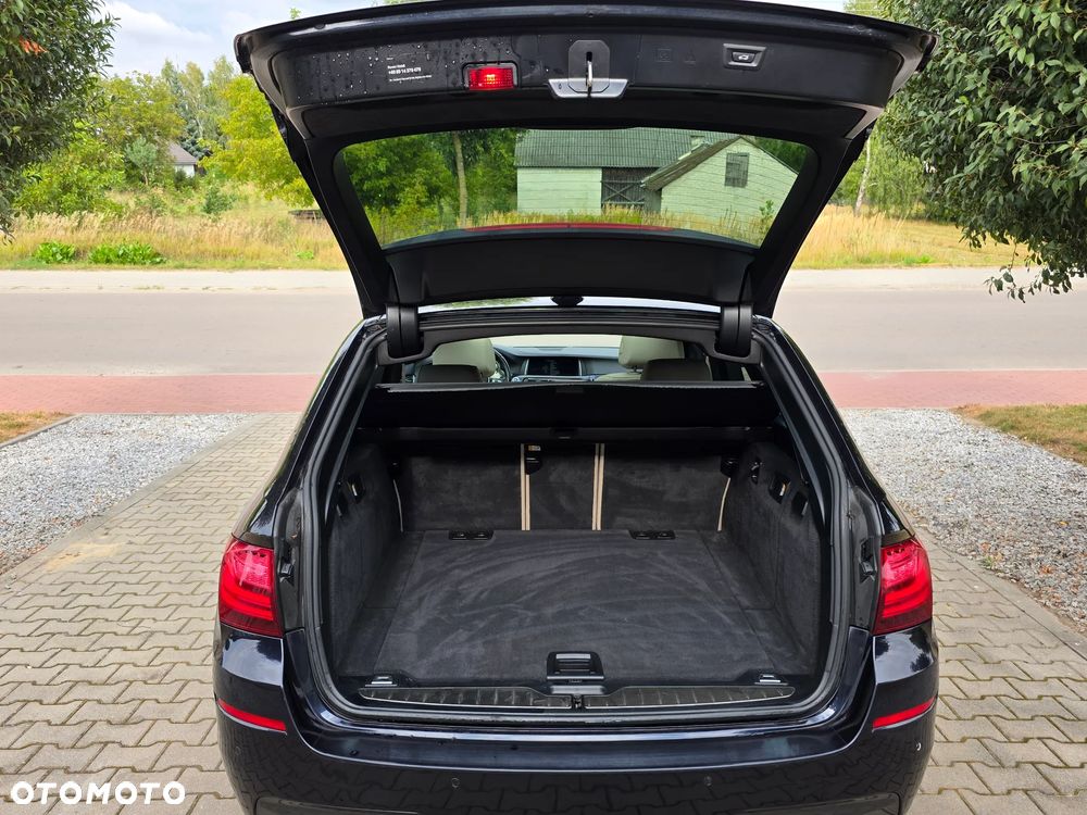 BMW Seria 5 530d xDrive Touring - 15