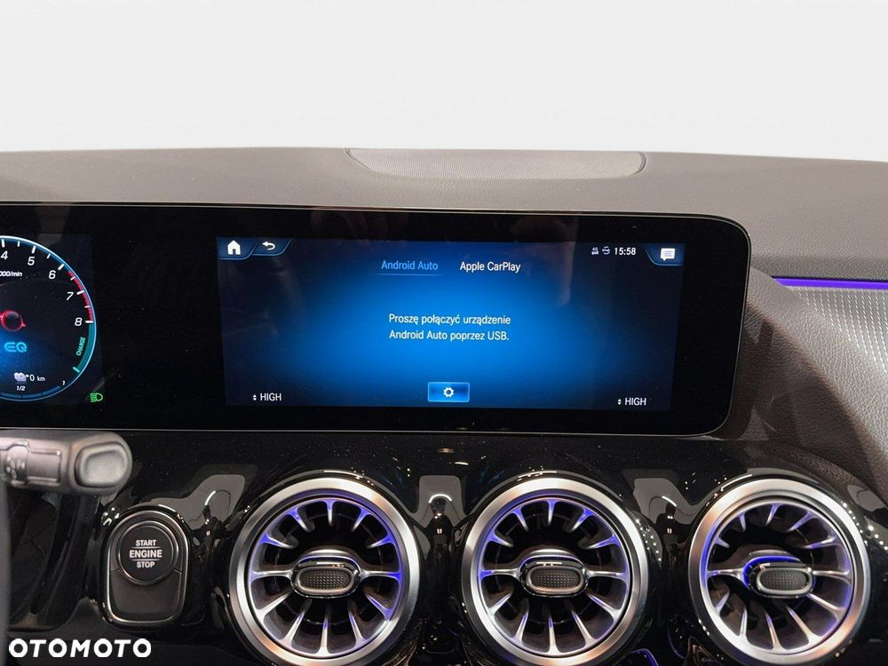 Mercedes-Benz GLA - 28