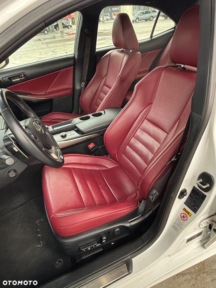 Lexus IS 200t F Sport - 9