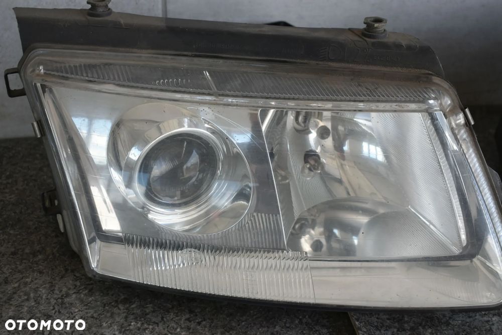 LAMPA LAMPY PRZÓD PASSAT B5 XENON HELLA - 2