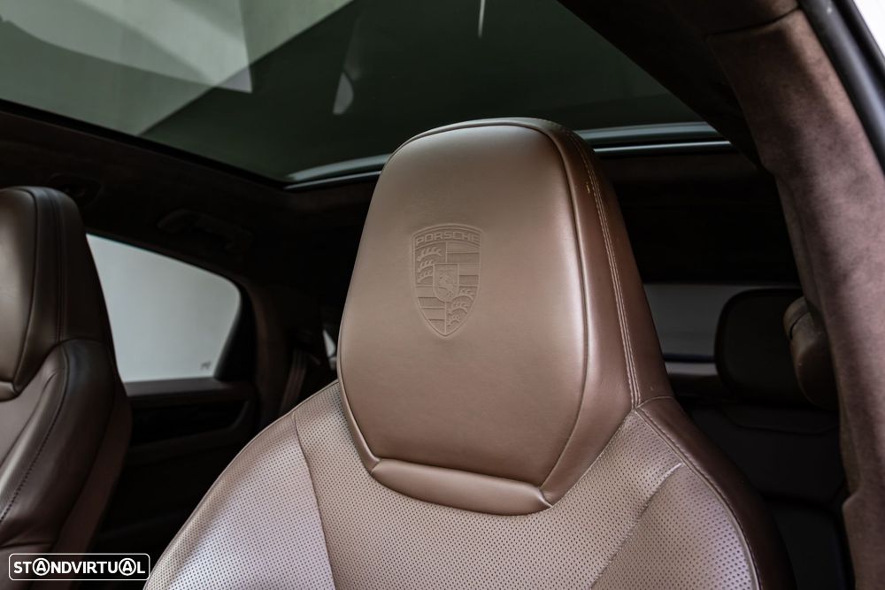 Porsche Cayenne Coupé E-Hybrid - 37