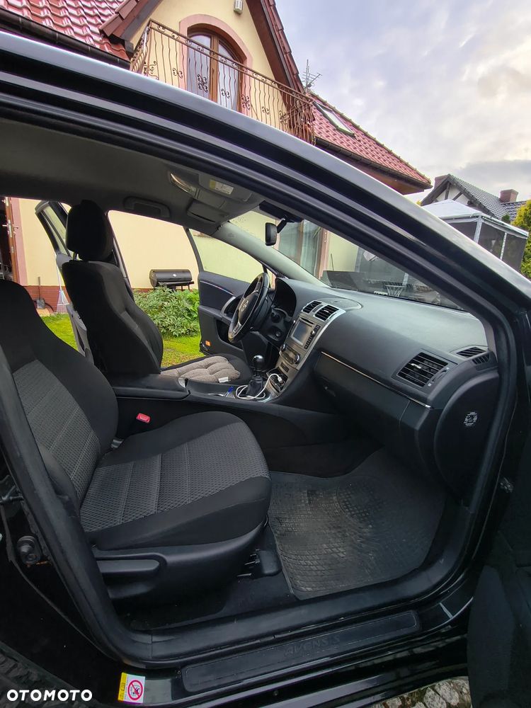 Toyota Avensis 2.0 D-4D Active - 11