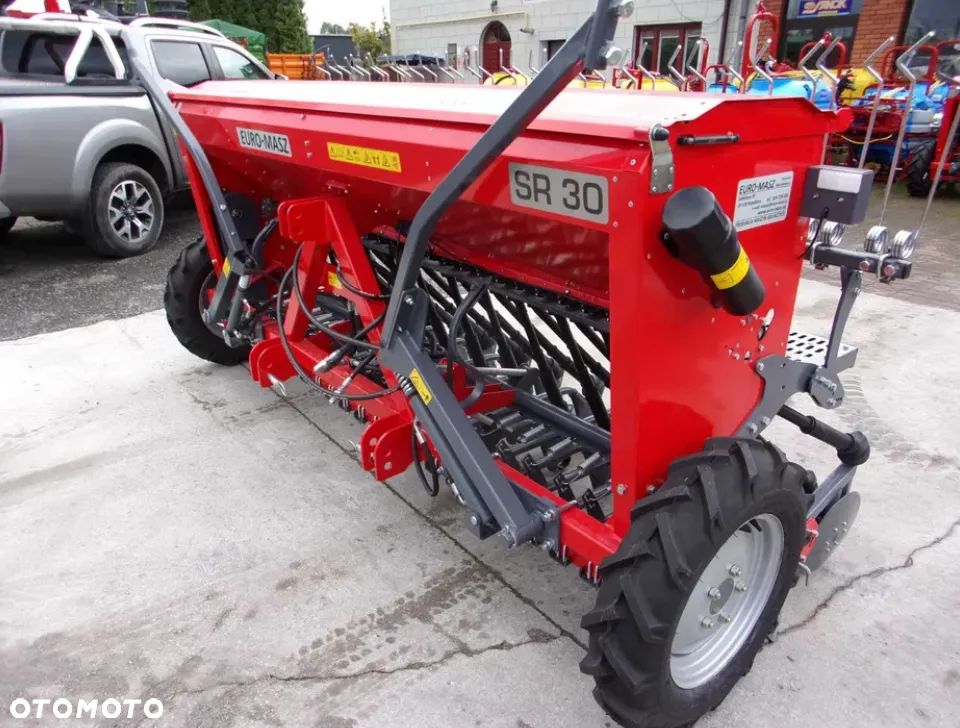 Meprozet Siewnik zbożowy talerzowy S107T, stopkowy S107, S107/1 poplonów S109 MEPROZET, Siewnik zbożowy 2-talerzowy i stopkowy SR25, SR27, SR30, SRT27 Euro-Masz, siewnik nabudowany - agregat uprawowy SNT30, siewnik poplonów Akpil, Siewnik kukurydzy Meprozet - 22
