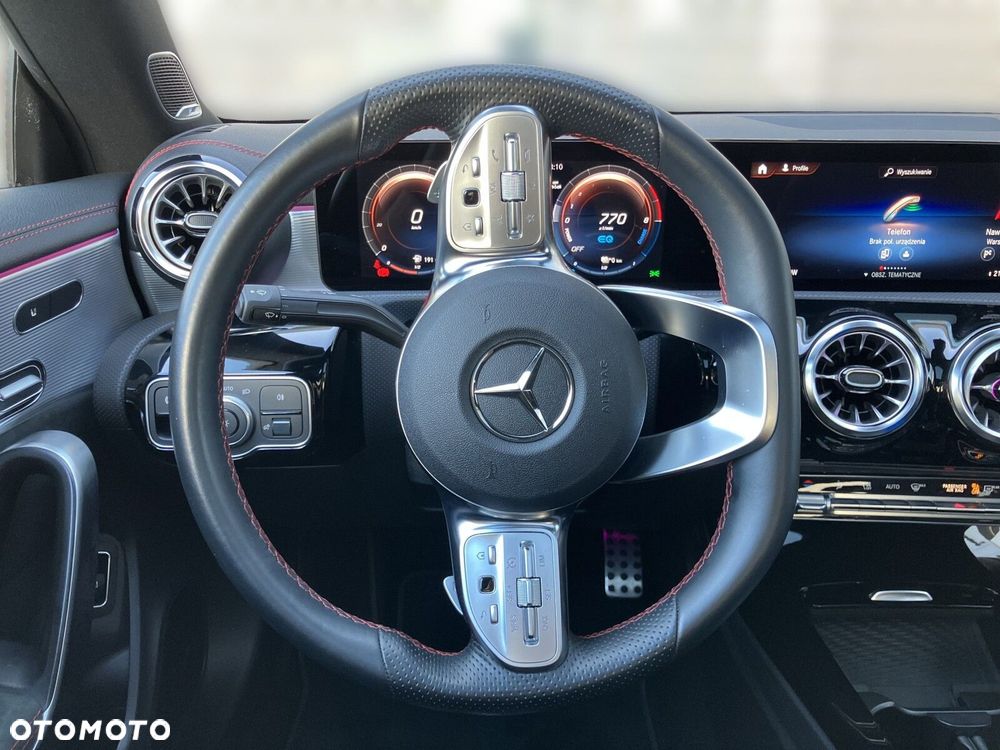 Mercedes-Benz CLA - 13