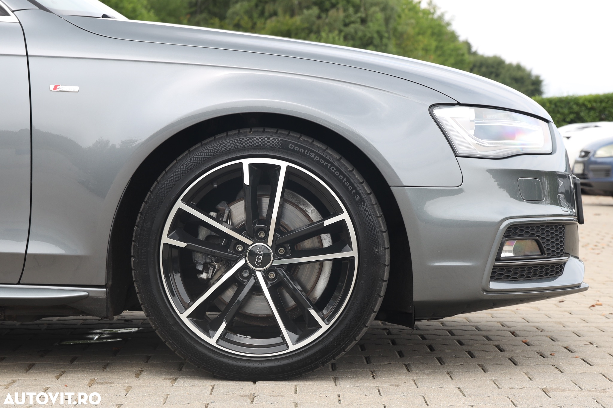 Audi A4 2.0 TDI DPF S line Sportpaket - 32