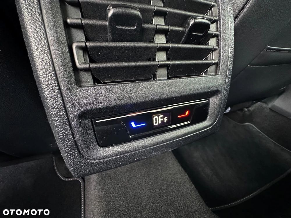Volkswagen Golf - 10