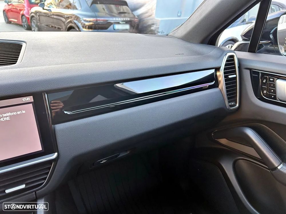 Porsche Cayenne Coupé E-Hybrid - 19
