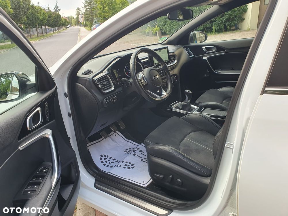 Kia Ceed 1.4 T-GDI OPF GT Line - 10