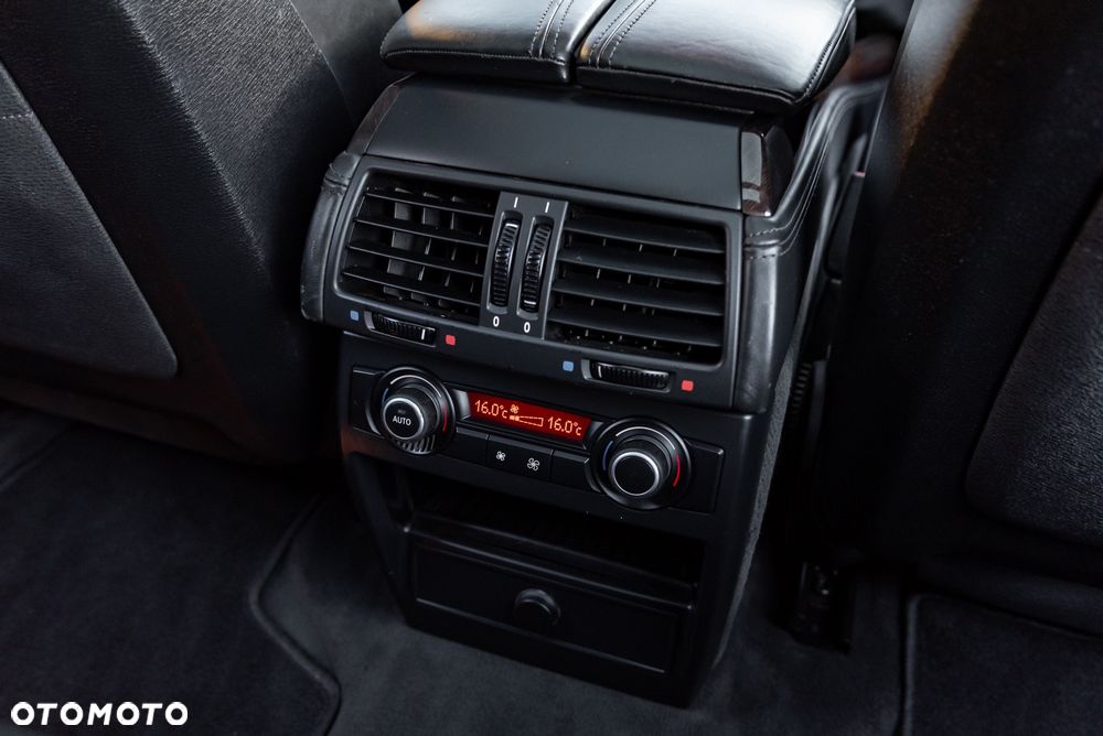 BMW X5 xDrive35d - 24