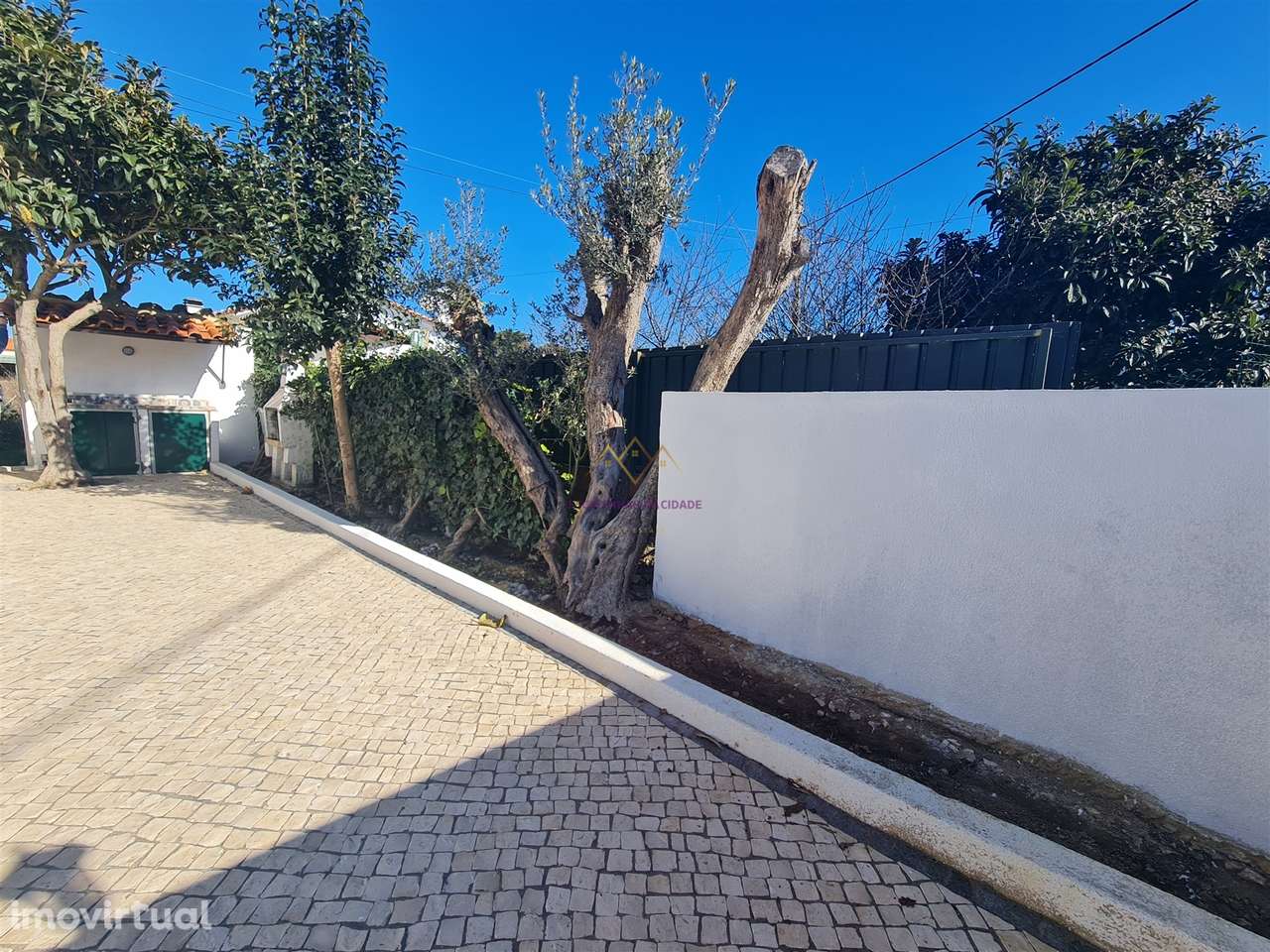 Moradia T1 para Arrendamento na Ribeira de Sintra - Grande imagem: 4/37