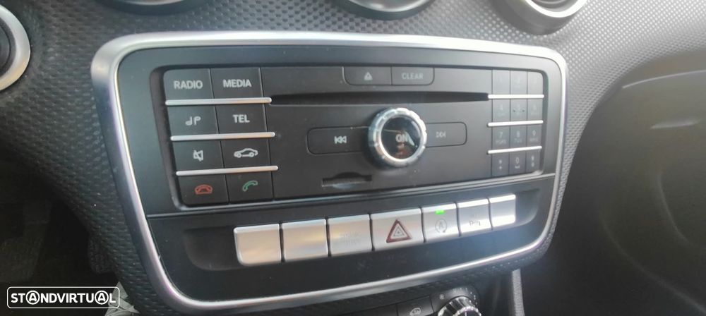Mercedes-Benz A 180 d AMG Line - 11