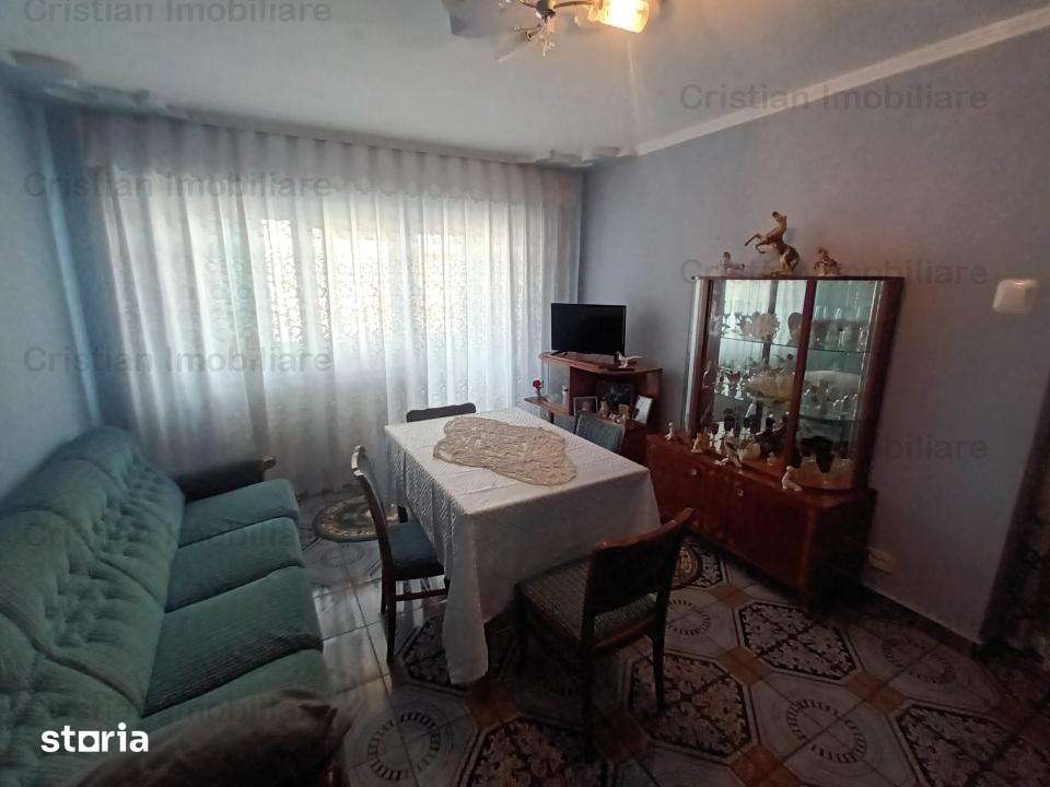 Apartament 3 camere confort 1 decomandat zona Vidin — fotografia 1