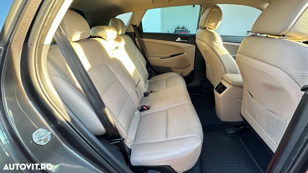 Hyundai Tucson 2.0 CRDI 4WD 6AT Luxury Pack+ - 9