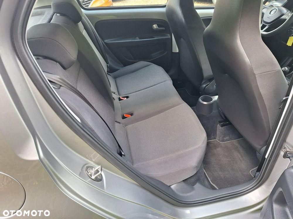 Volkswagen up! (BlueMotion Technology) move - 18