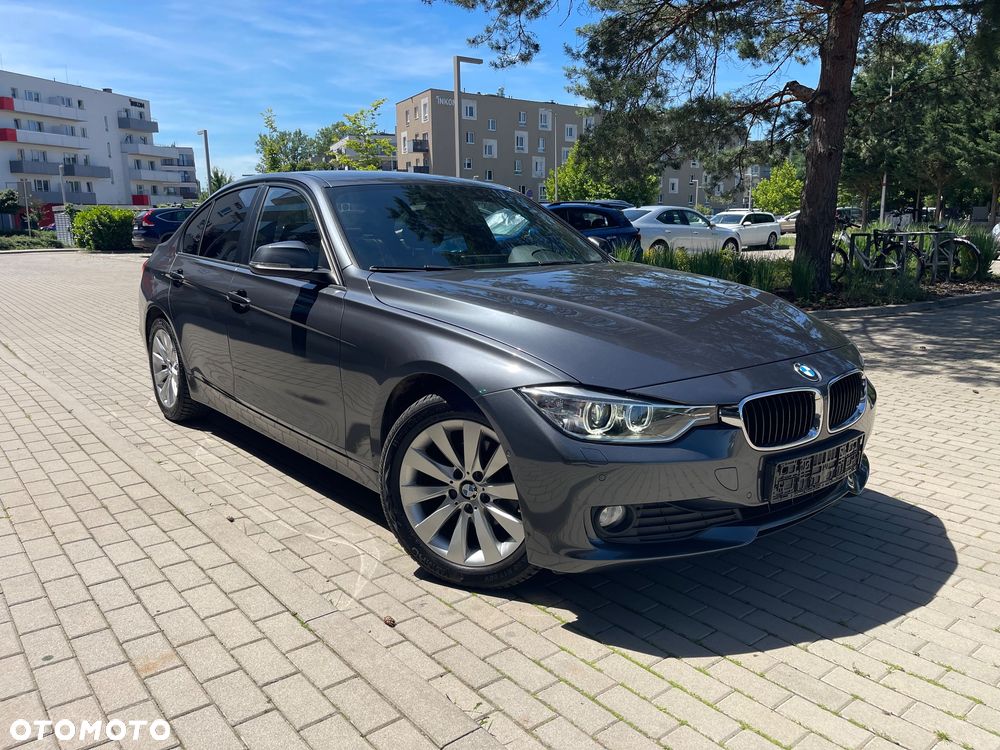BMW Seria 3 320i - 6