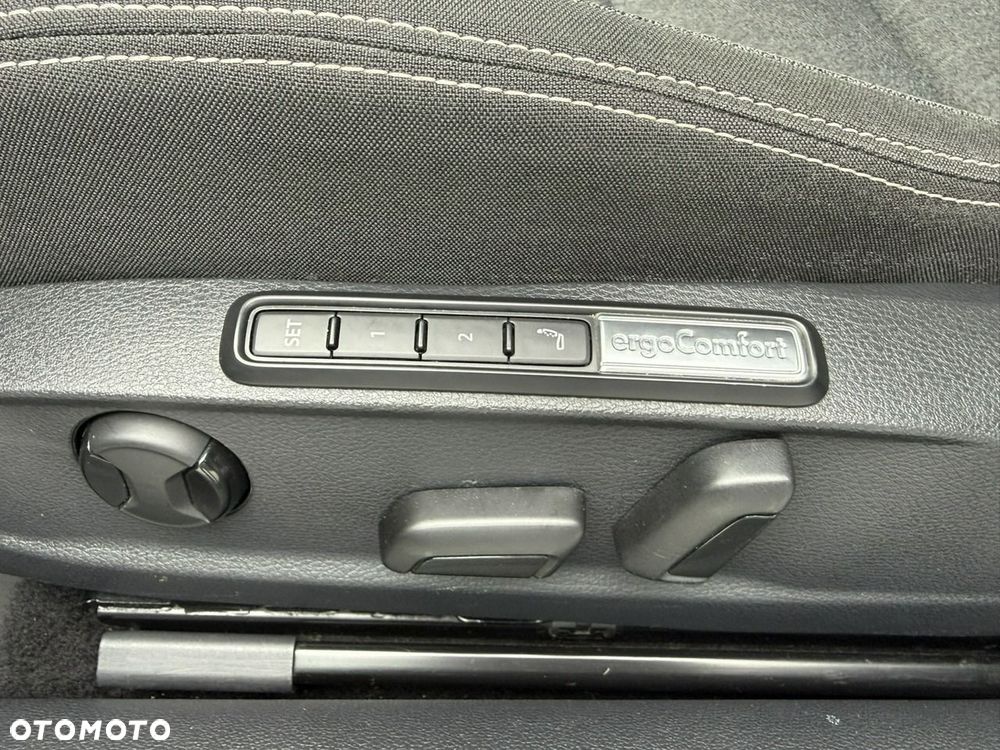 Volkswagen Passat Variant 2.0 TDI EVO Business DSG - 12