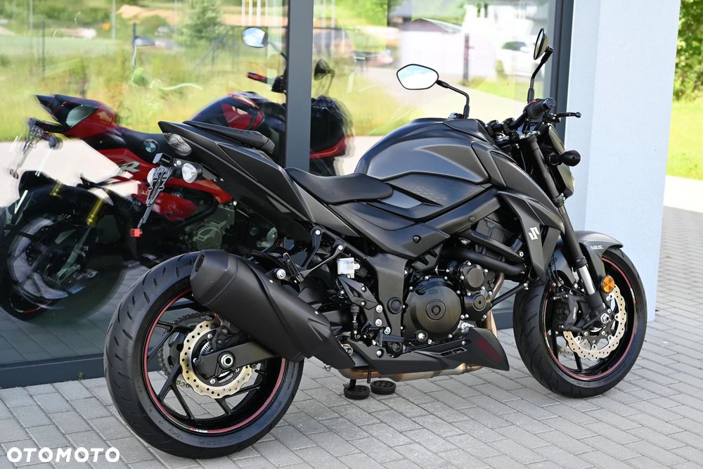 Suzuki GSX - 5