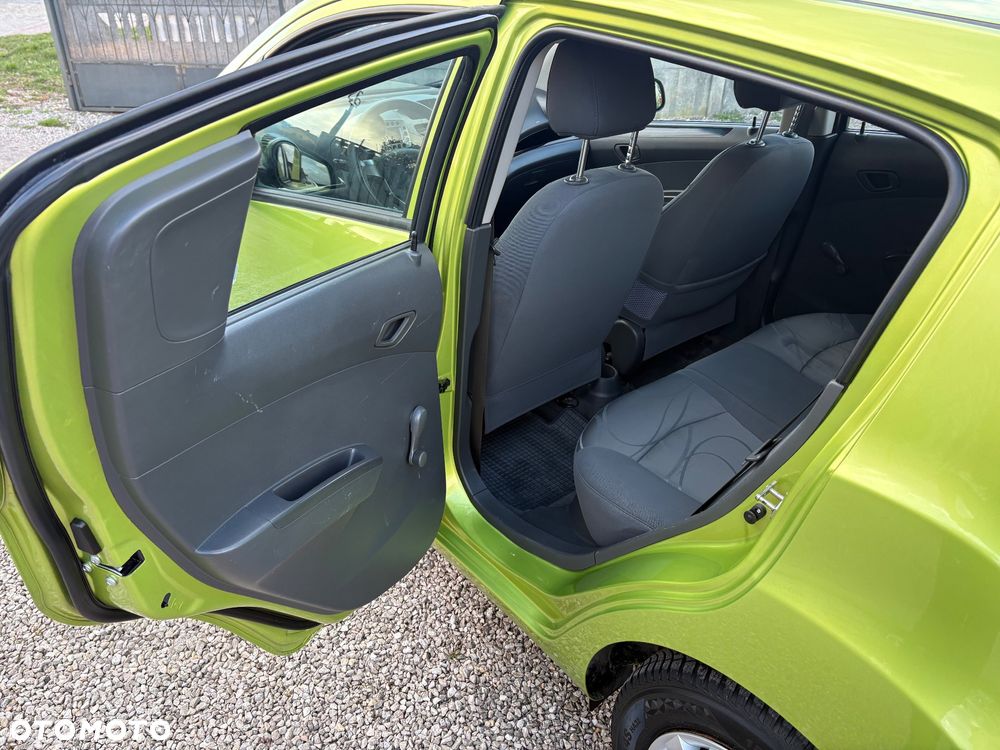 Chevrolet Spark 1.0 LS+ - 23