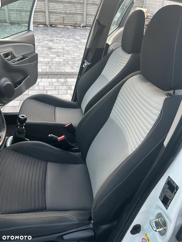 Toyota Yaris 1.5 Premium - 10