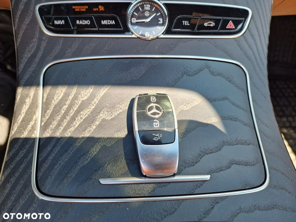 Mercedes-Benz Klasa E - 26