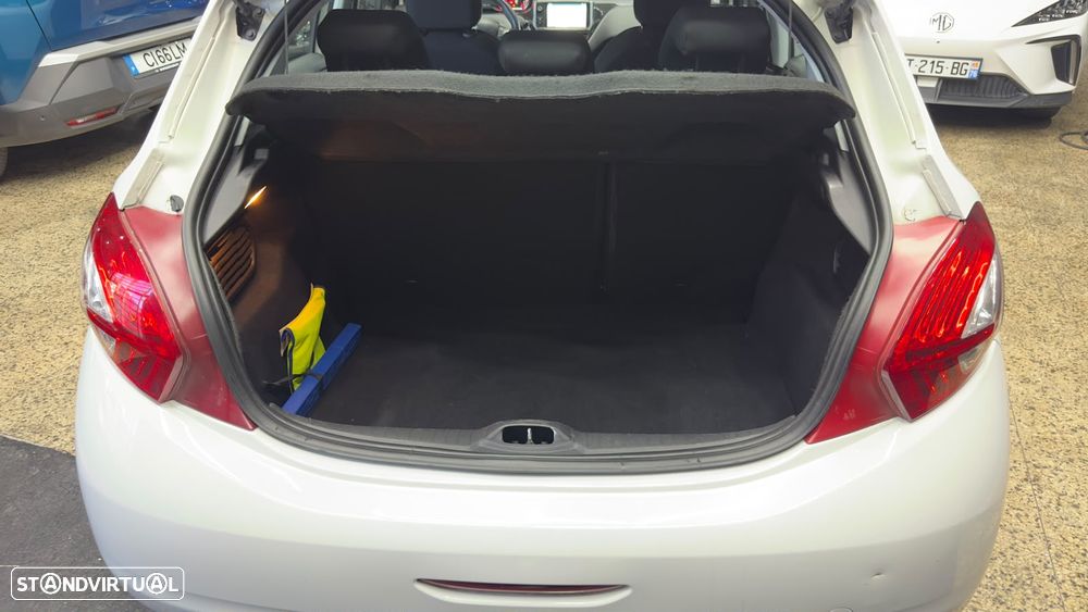 Peugeot 208 PureTech 68 Urban Move - 36