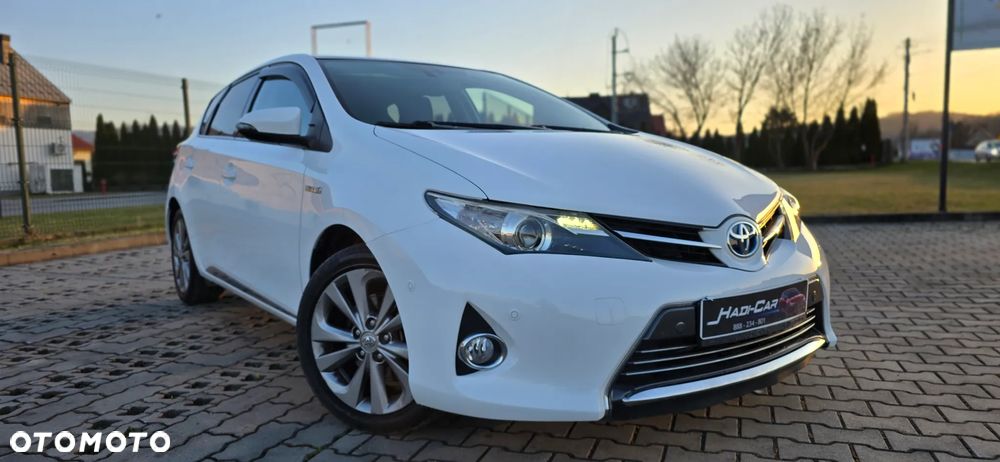 Toyota Auris 1.8 HSD Luna