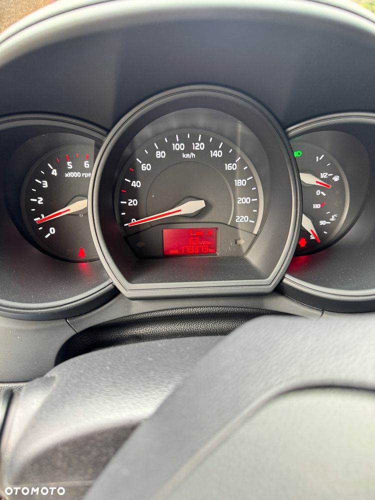 Kia Rio 1.4 crdi M - 8