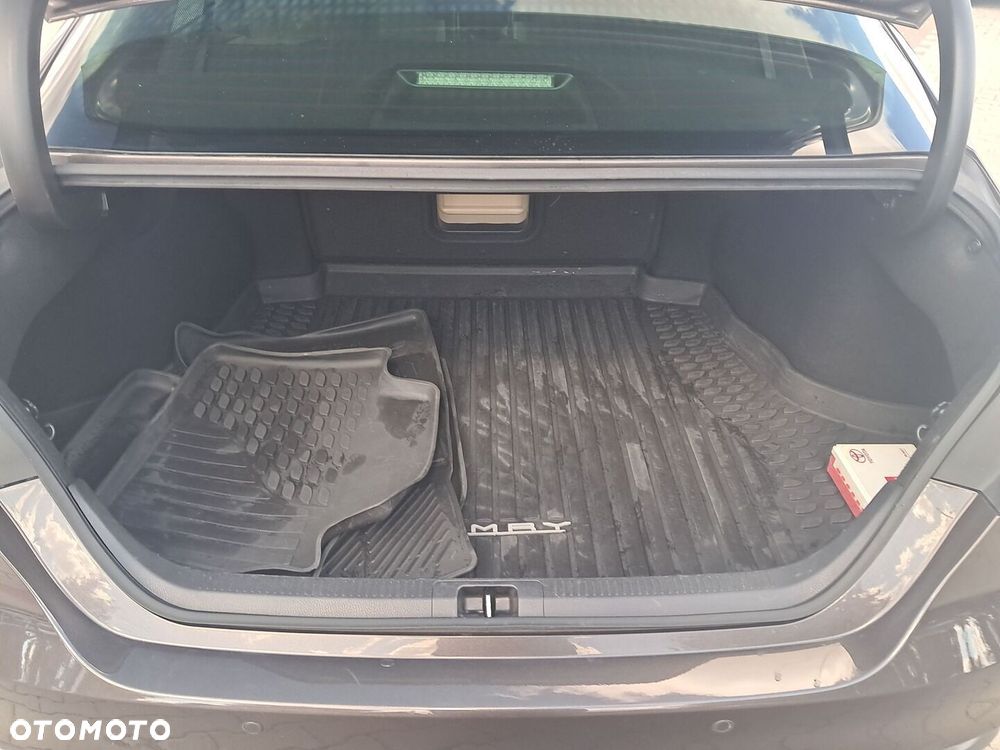 Toyota Camry 2.5 Hybrid Executive CVT - 12