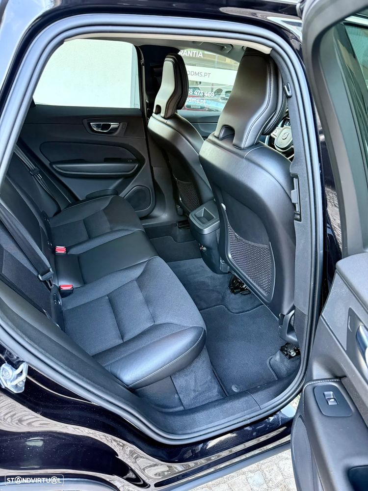 Volvo XC 60 2.0 D4 Inscription AWD Geartronic - 11
