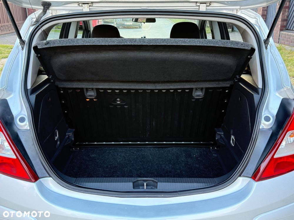 Opel Corsa 1.2 16V Essentia - 20